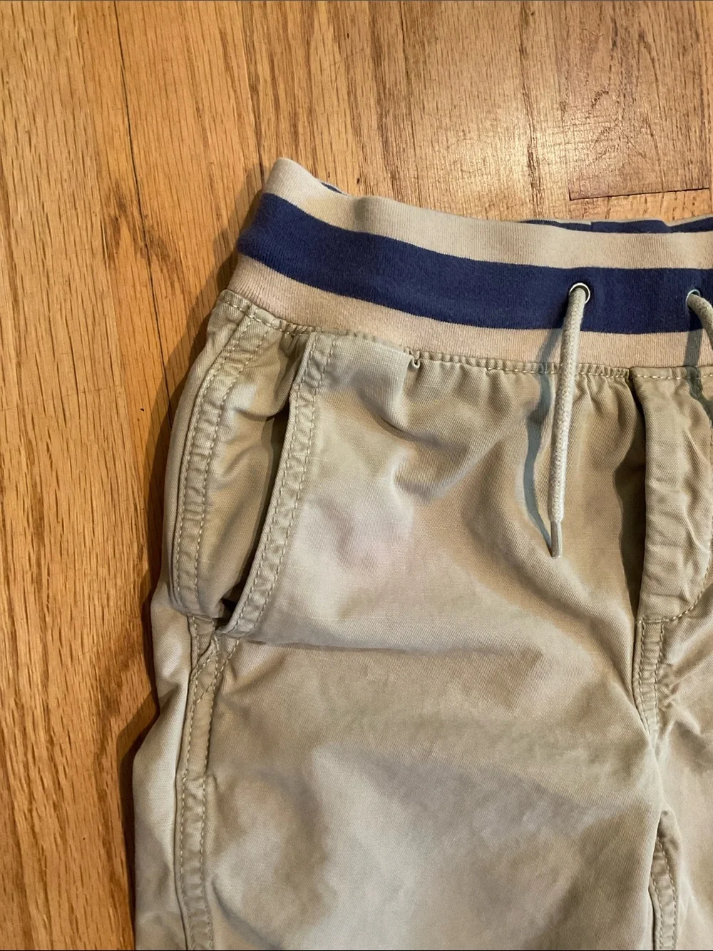 GAP Kids - SHORTS - Boy’s Size S (6/7) - Khaki/Navy - Elastic Waist,  Drawcord